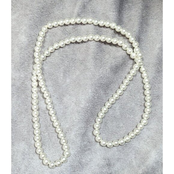 Casual Lightweight White Faux Pearl Necklace - Picture 6 of 6